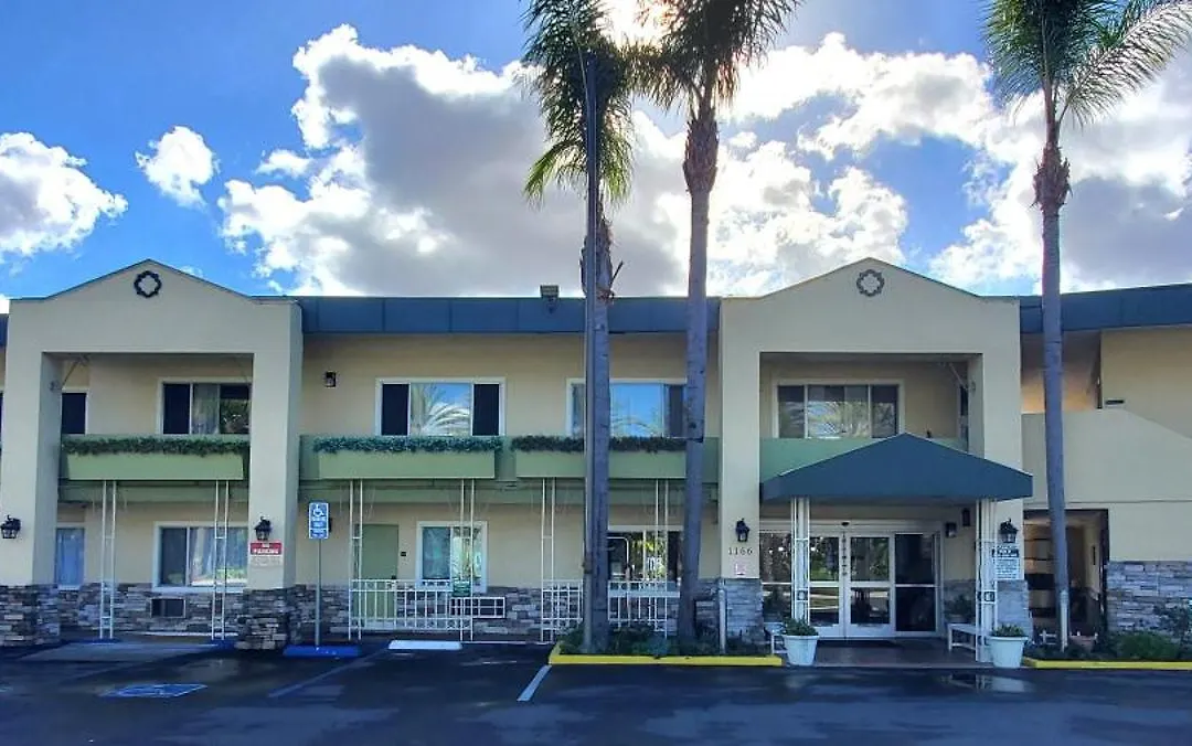 Quality Inn & Suites Anaheim At The Park-1