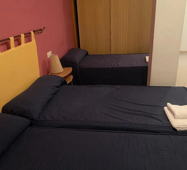 Hostal y Apartamentos la Vereda-1