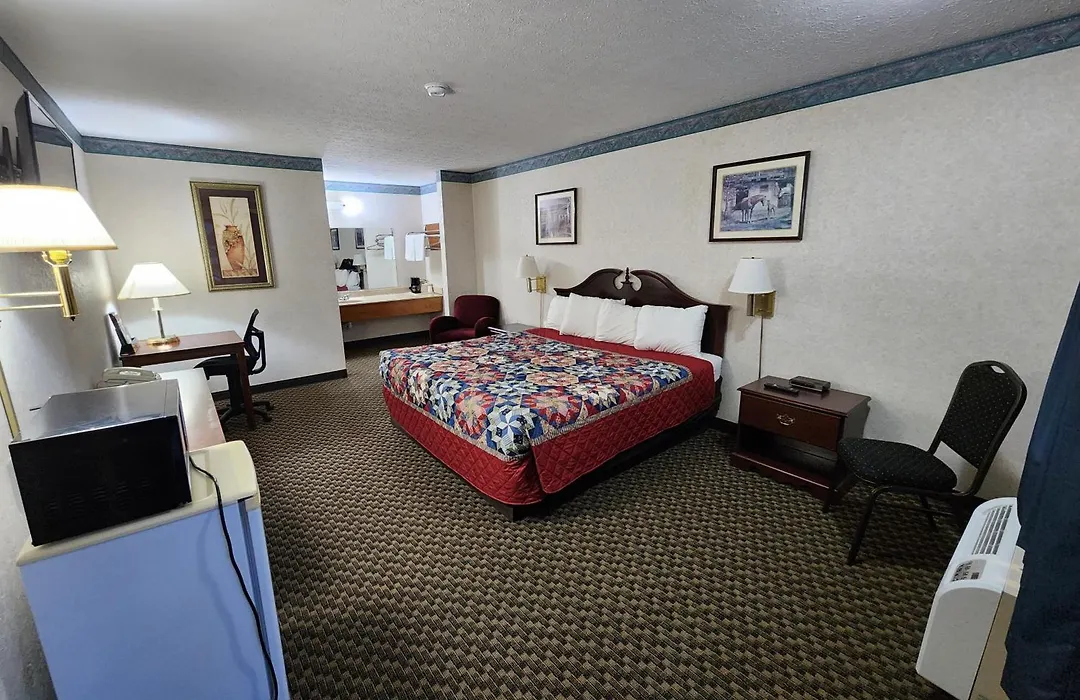 Americas Inn Bardstown-1