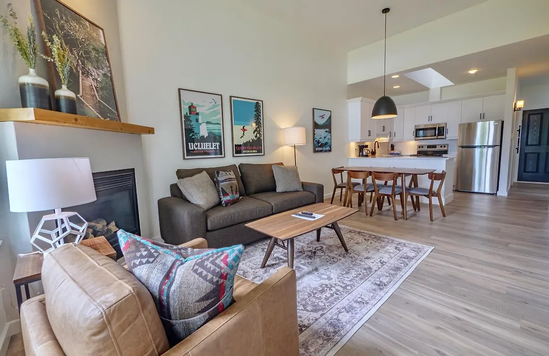 Waters Edge Shoreside Suites-1