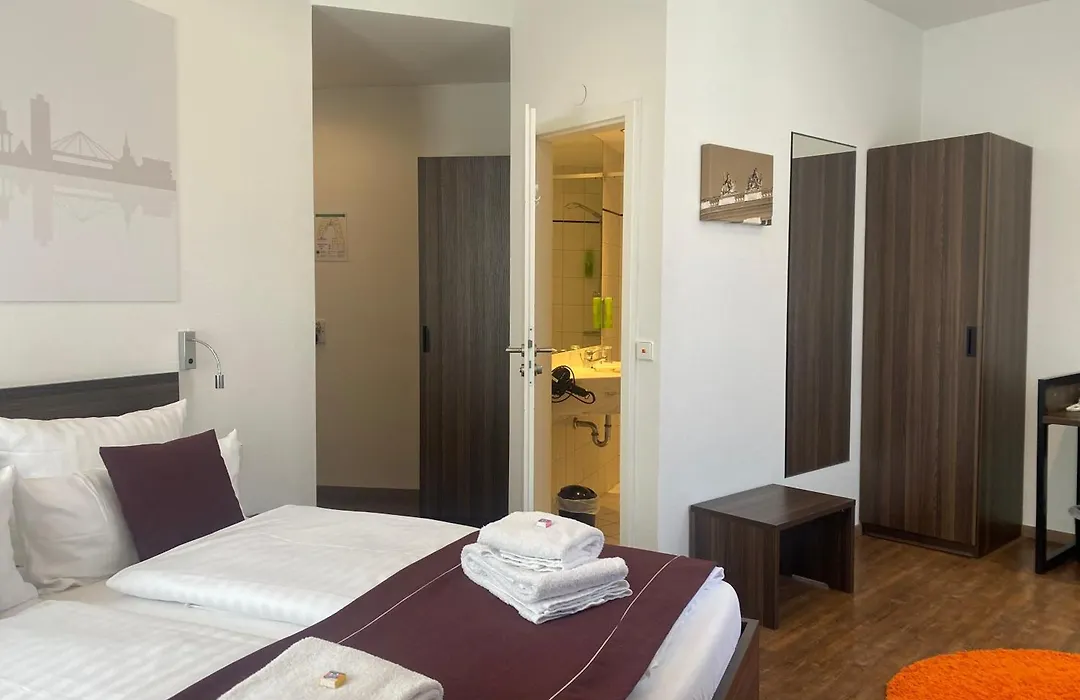 sevenDays Hotel Karlsruhe-1