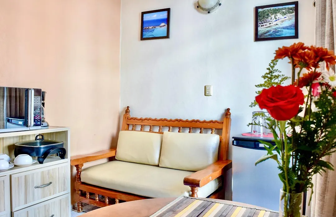 Hotel Bucaneros Isla Mujeres-1