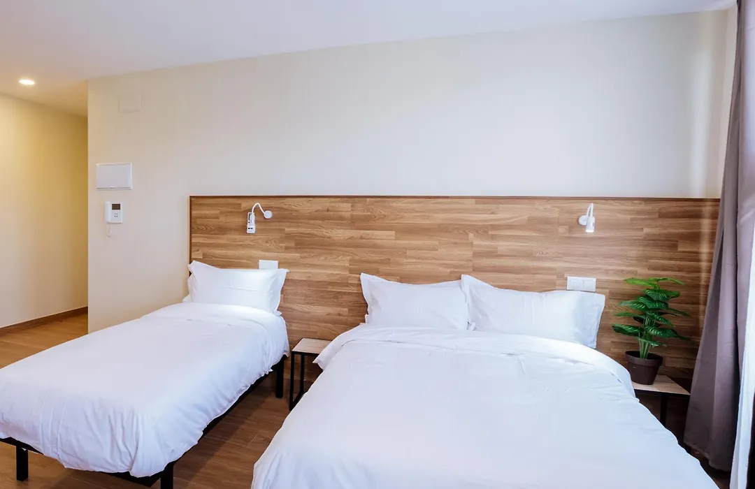 Apartahotel Golden Alcalá-1