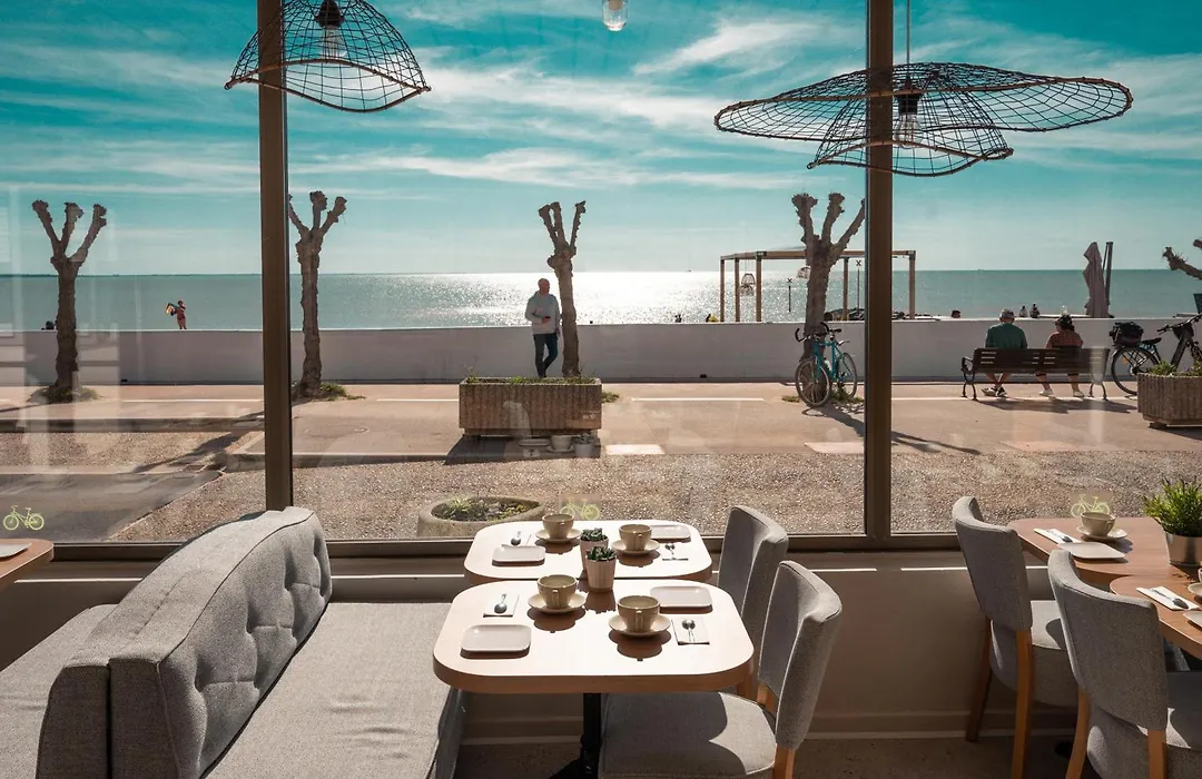 Hôtel Le Rivage vue sur mer - LOGIS - Châtelaillon-plage-1