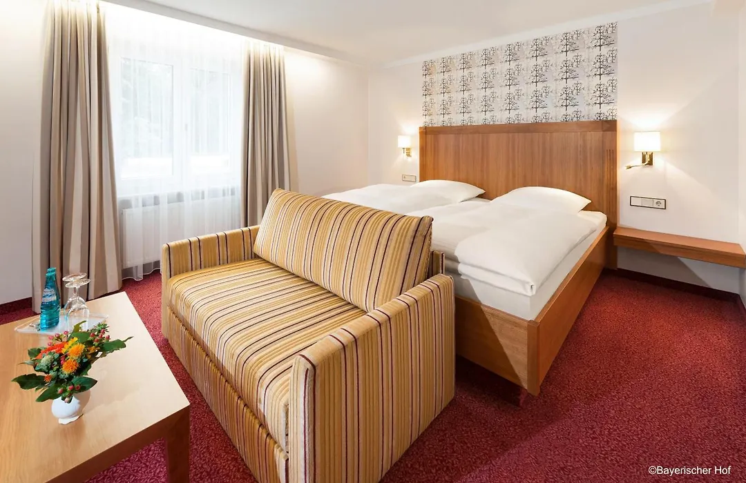 Bayerischer Hof-1