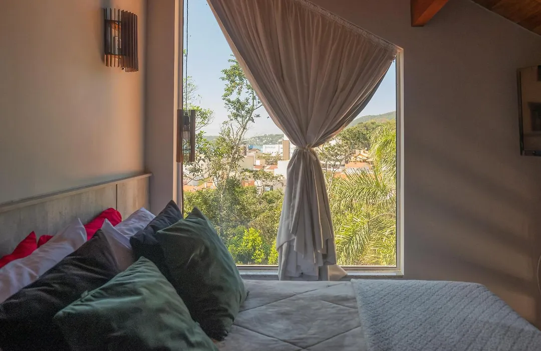 Bombinhas Guest House-1