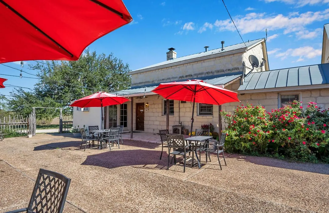 Full Moon Inn-1