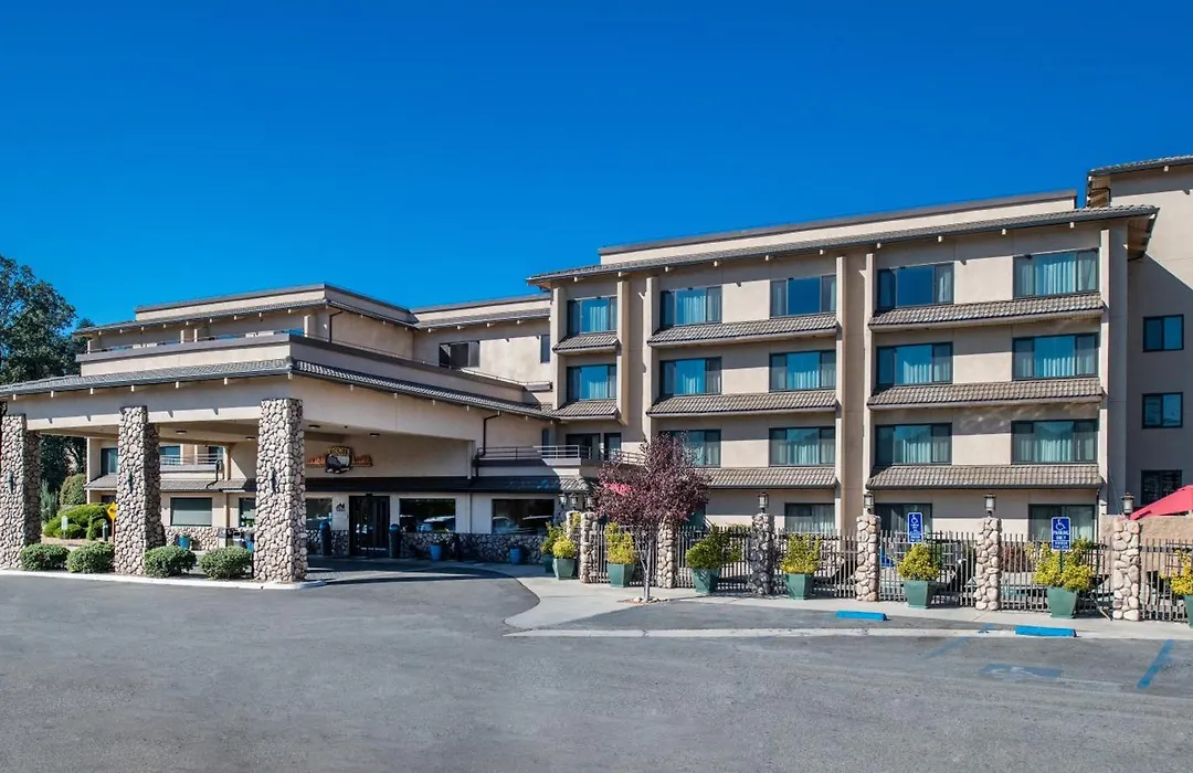 Yosemite Southgate Hotel & Suites-1