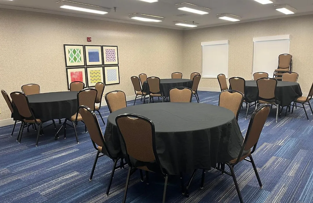 Holiday Inn Express Hotel & Suites Sioux Falls At Empire Mall By Ihg-1