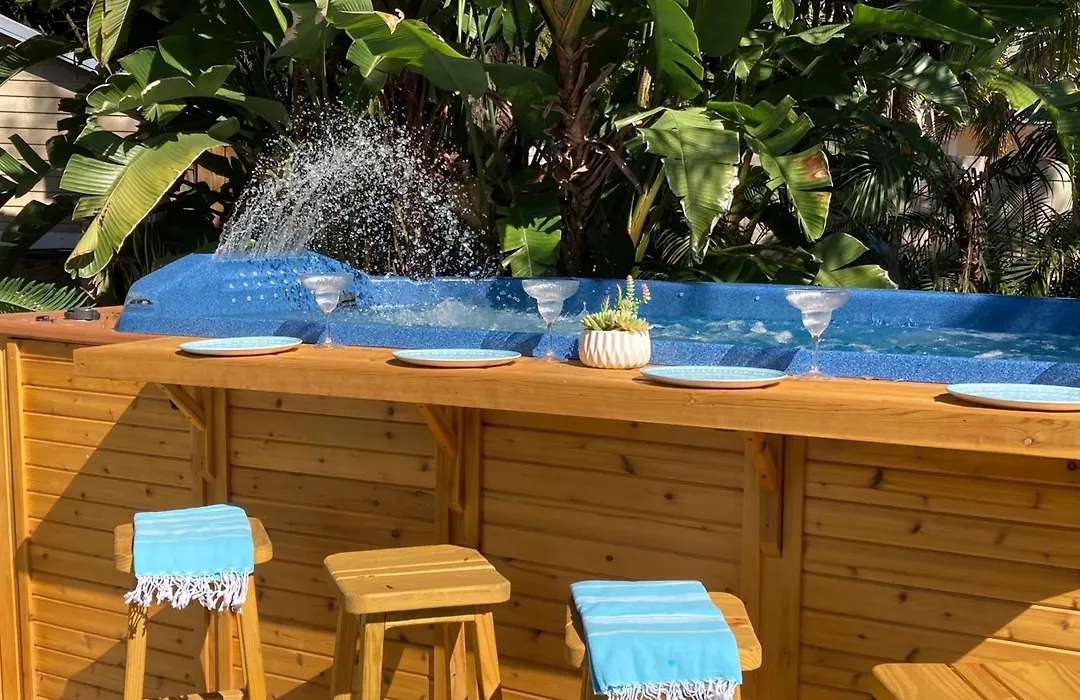 3Gulls Inn Ozona-Boutique Hotel-Steps From Restaurants & Brewery-Swimspa Pool-Pet Friendly-1