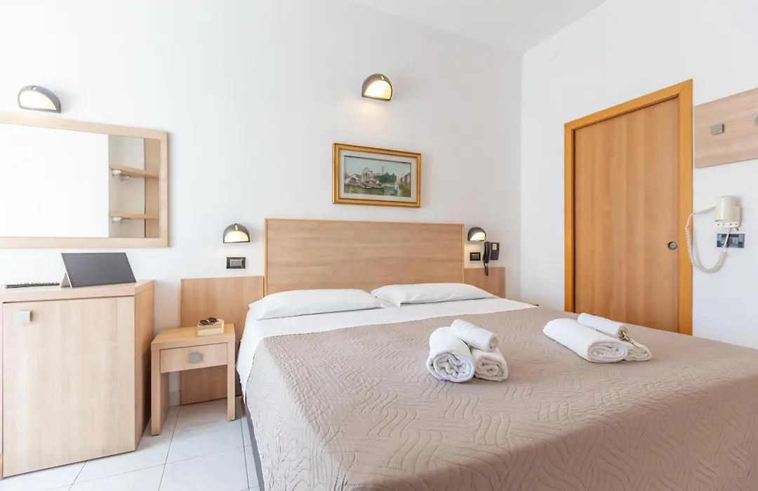 Hotel Globus-1