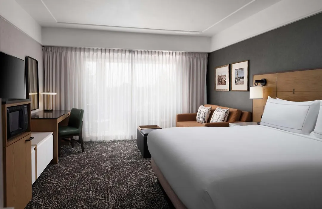 Hilton Stockton-1