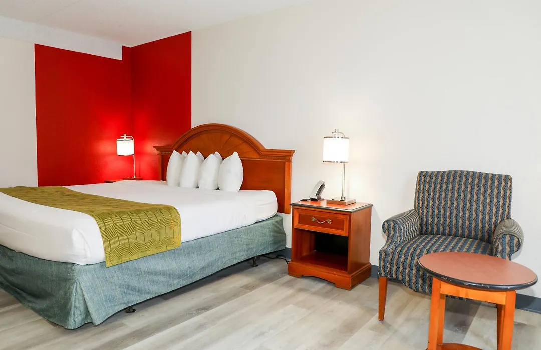 Ramada By Wyndham Cumberland Downtown-1