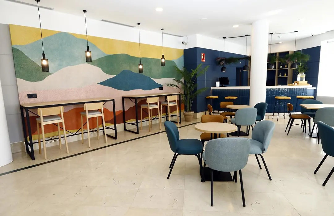 Travelodge Madrid Coslada Aeropuerto-1
