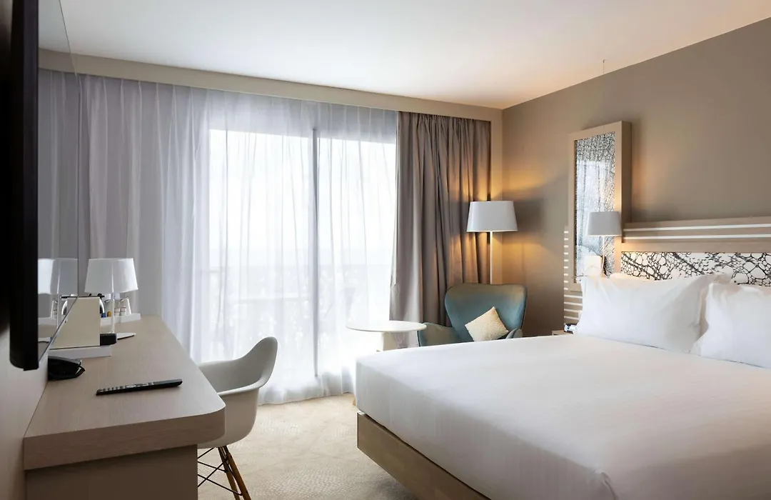Hilton Garden Inn Le Havre Centre-1
