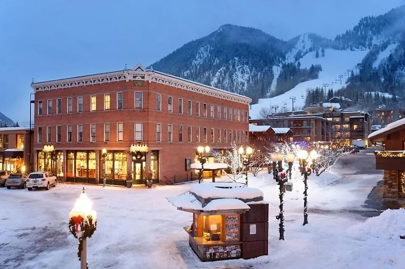 Independence Square Unit 309, Downtown Hotel Room With A/C In Aspen, Wet Bar & More-1