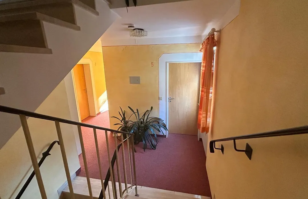 Hotel-Garni Goldener Schwan-1