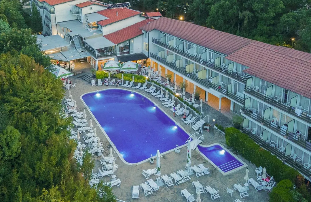 Kini Park Hotel All Inclusive & Free Parking-1