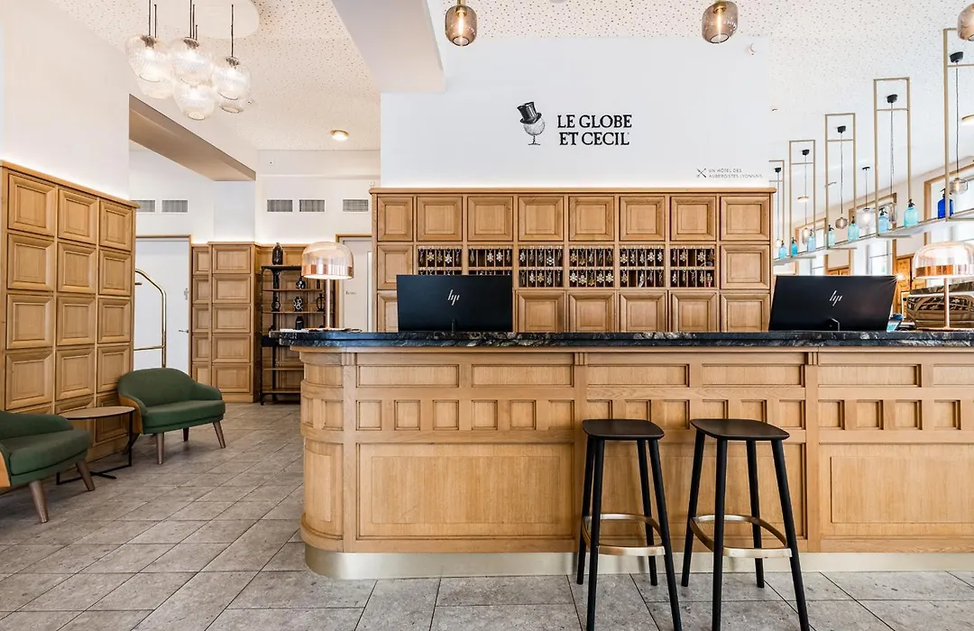 Globe Et Cecil-1