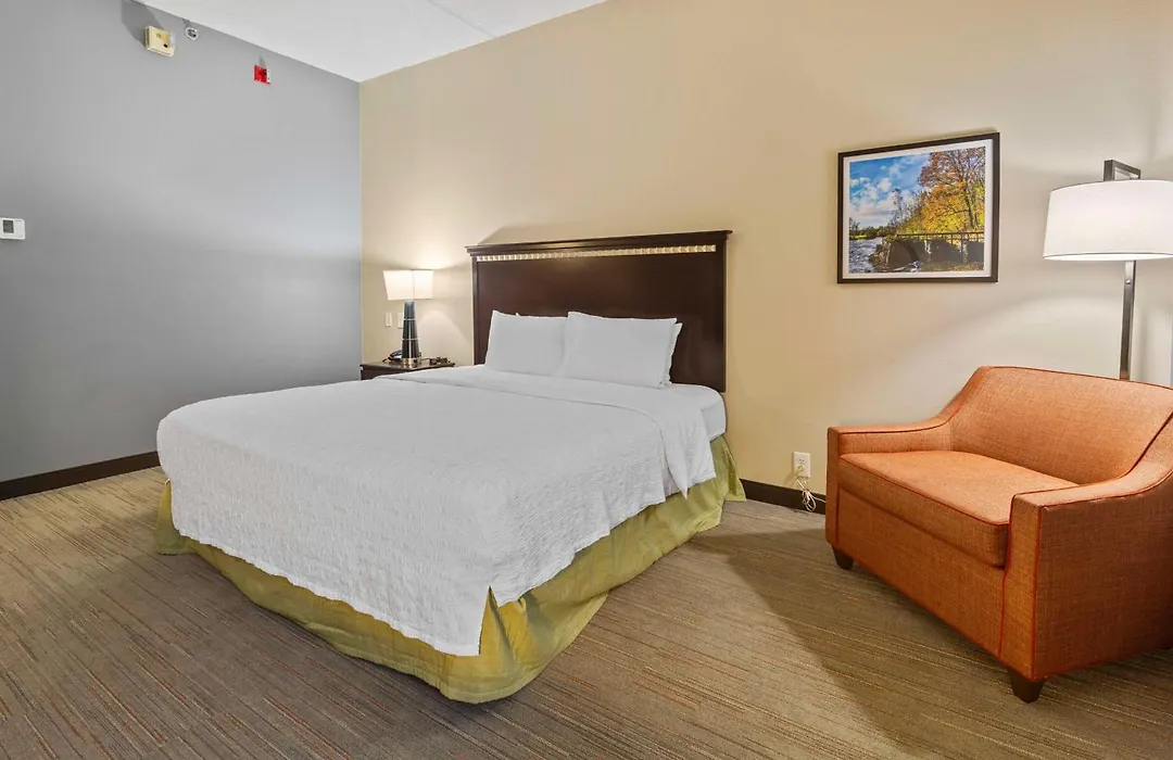 Hampton Inn Atlanta-Woodstock-1