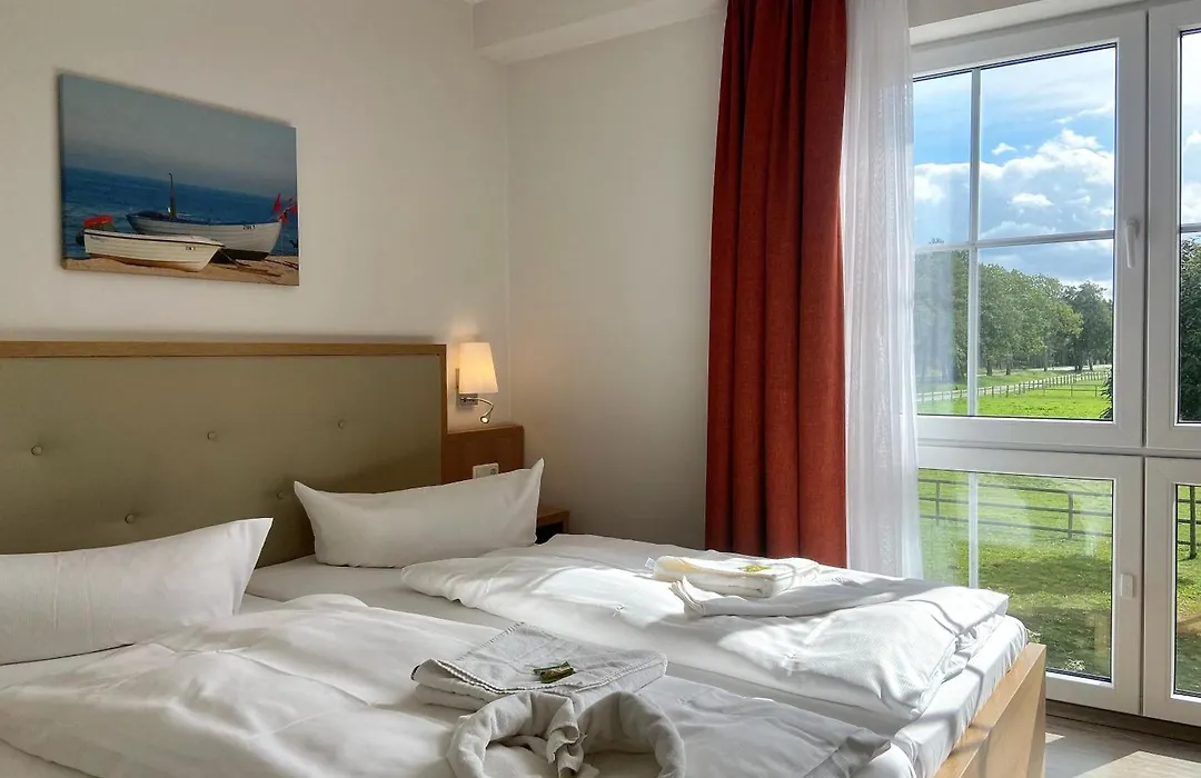 Friesenhof Hotel-Restaurant-Reitanlage-1