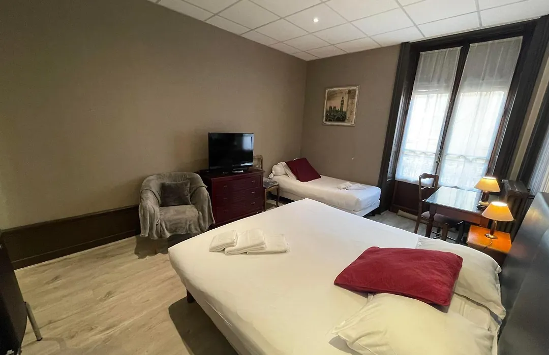 Authentic by Balladins, Hôtel Le Carré d'Aix-1