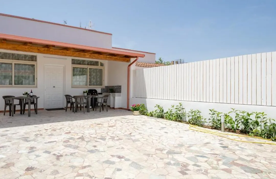 Arricàmpati Airport Rooms in Villa-1