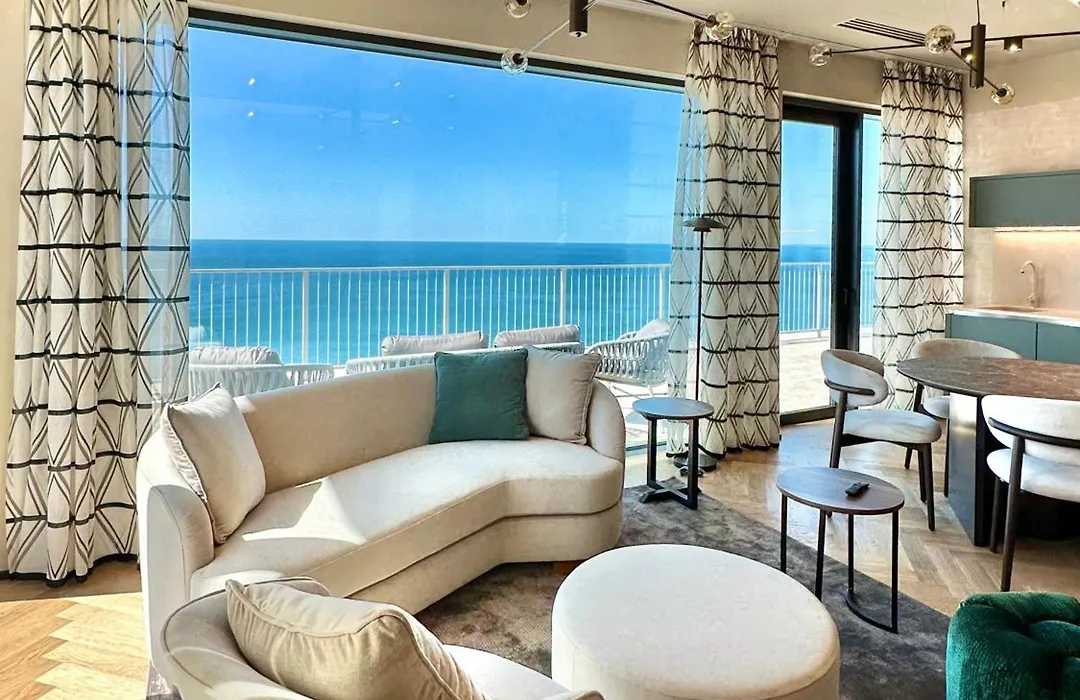 Maximilian Suites-1