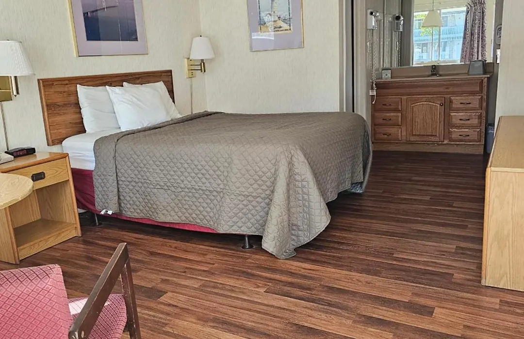 Travelodge By Wyndham Mackinaw City-1
