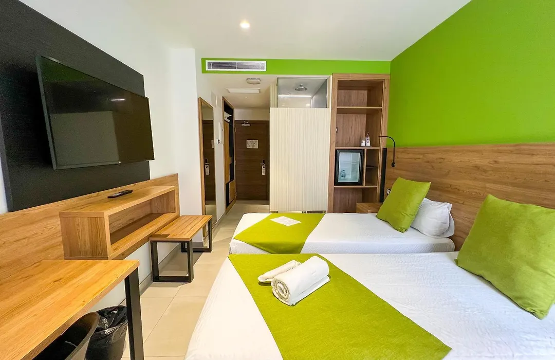 Hotel Mg Poniente-1