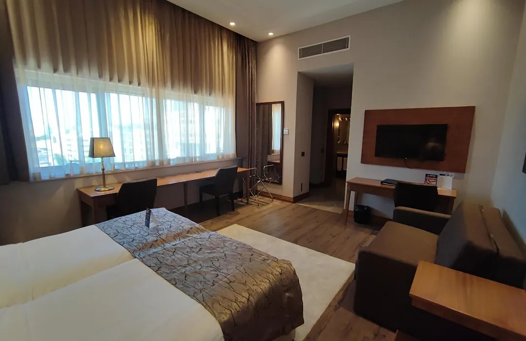 Days Hotel By Wyndham Istanbul Maltepe-1