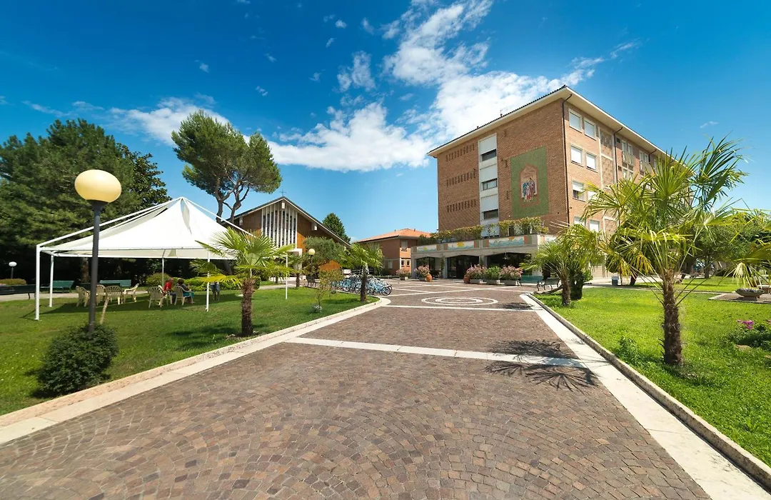 Centro Vacanze Opera Nascimbeni-1