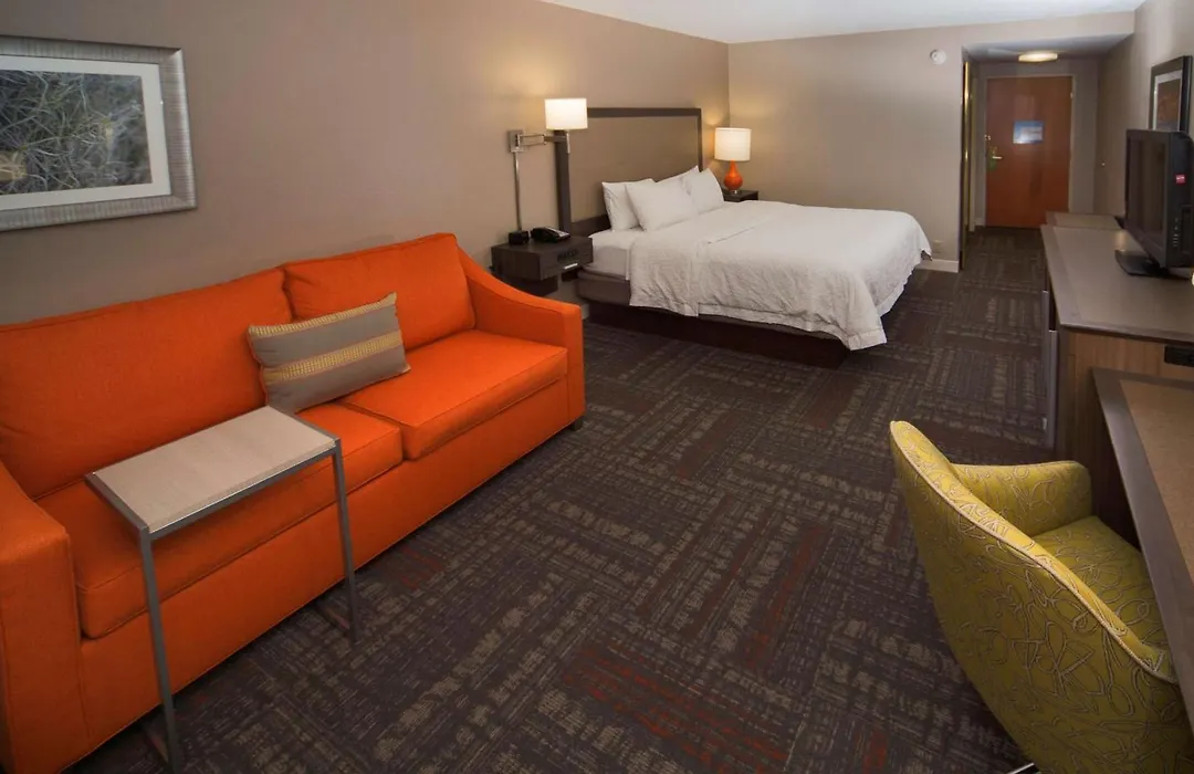 Hampton Inn & Suites Valdosta/Conference Center-1