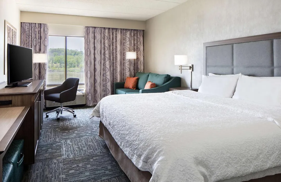 Hampton Inn Council Bluffs-1