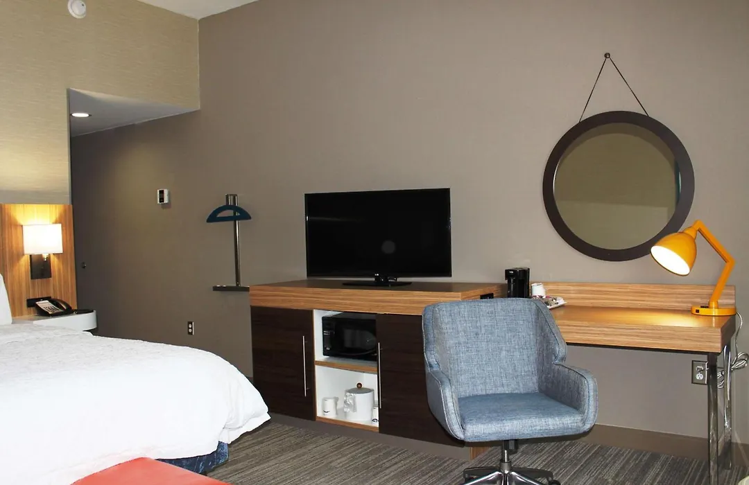 Hampton Inn Forsyth-1