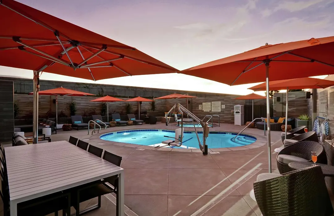 Hampton Inn & Suites Los Angeles Burbank Airport-1
