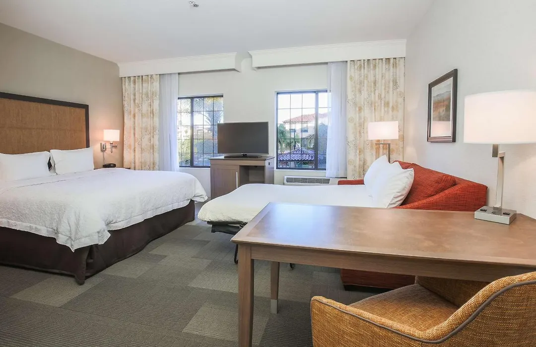 Hampton Inn & Suites Camarillo-1