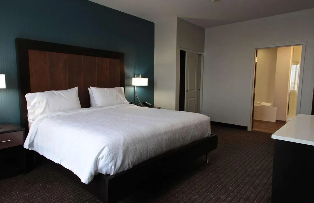 Hilton Garden Inn Victoria-1