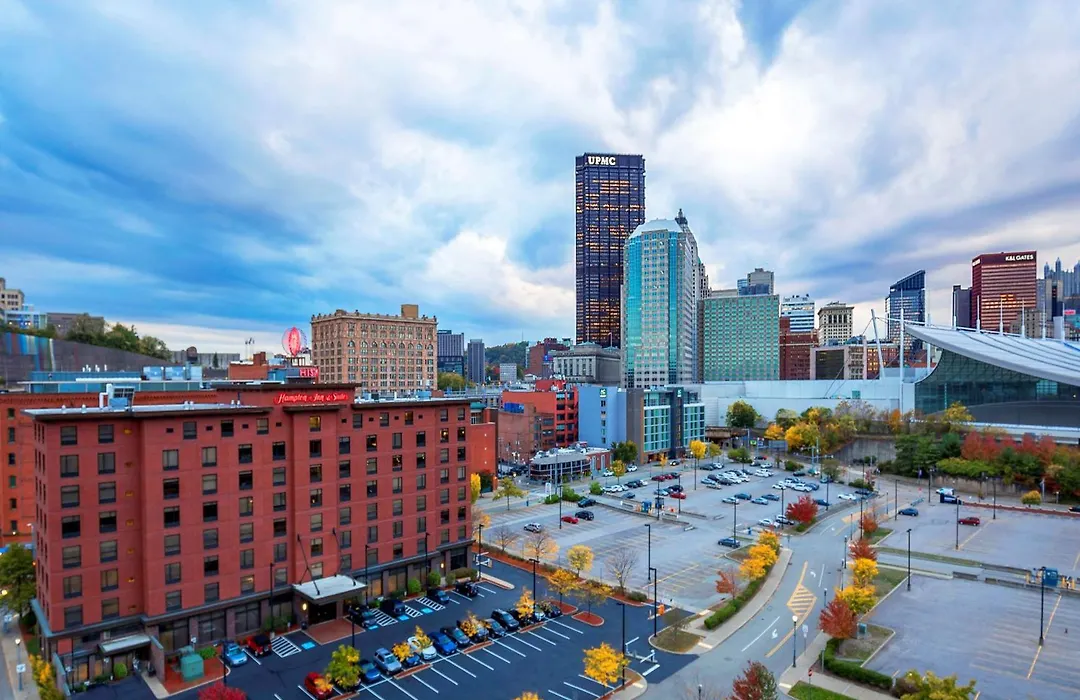 Hampton Inn & Suites Pittsburgh Downtown-1