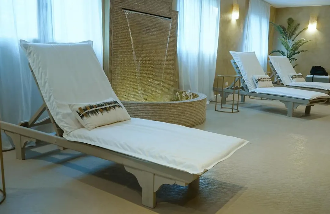 Hotel Albatros-1