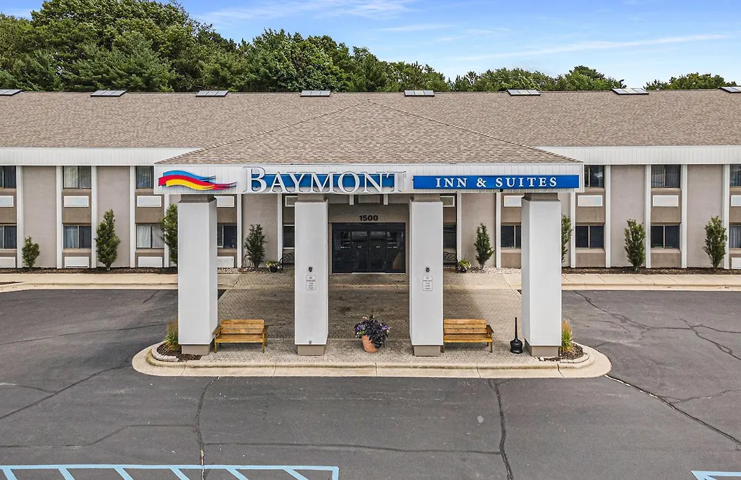 Baymont By Wyndham Grand Haven-1