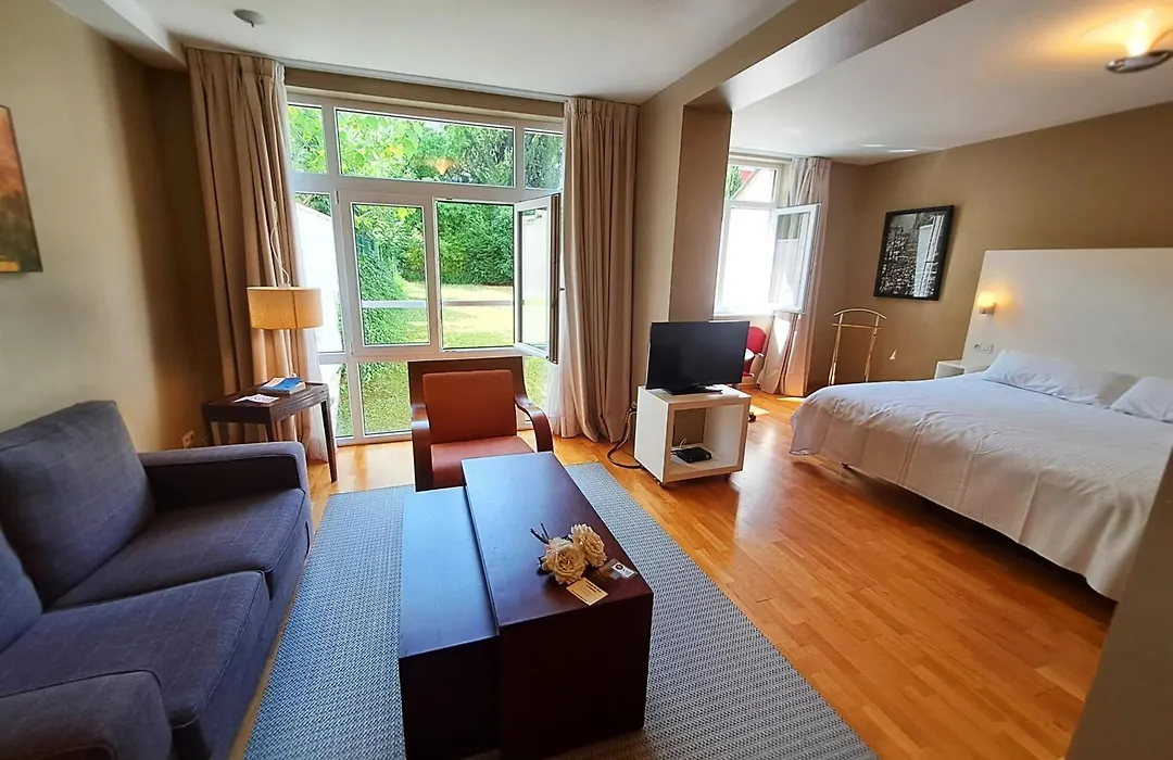 Mas Aparthotel Eu-1