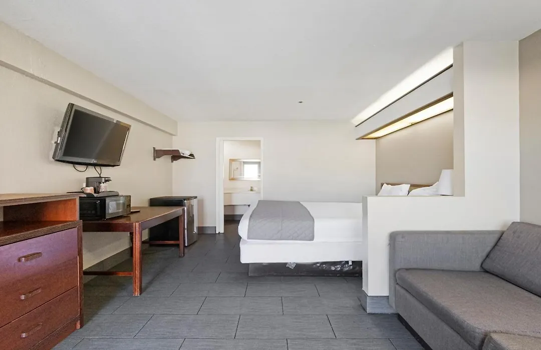 Budget Inn And Suites Stockton Yosemite-1