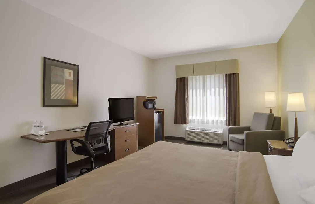 Quality Inn & Suites Chambersburg Northeast-1