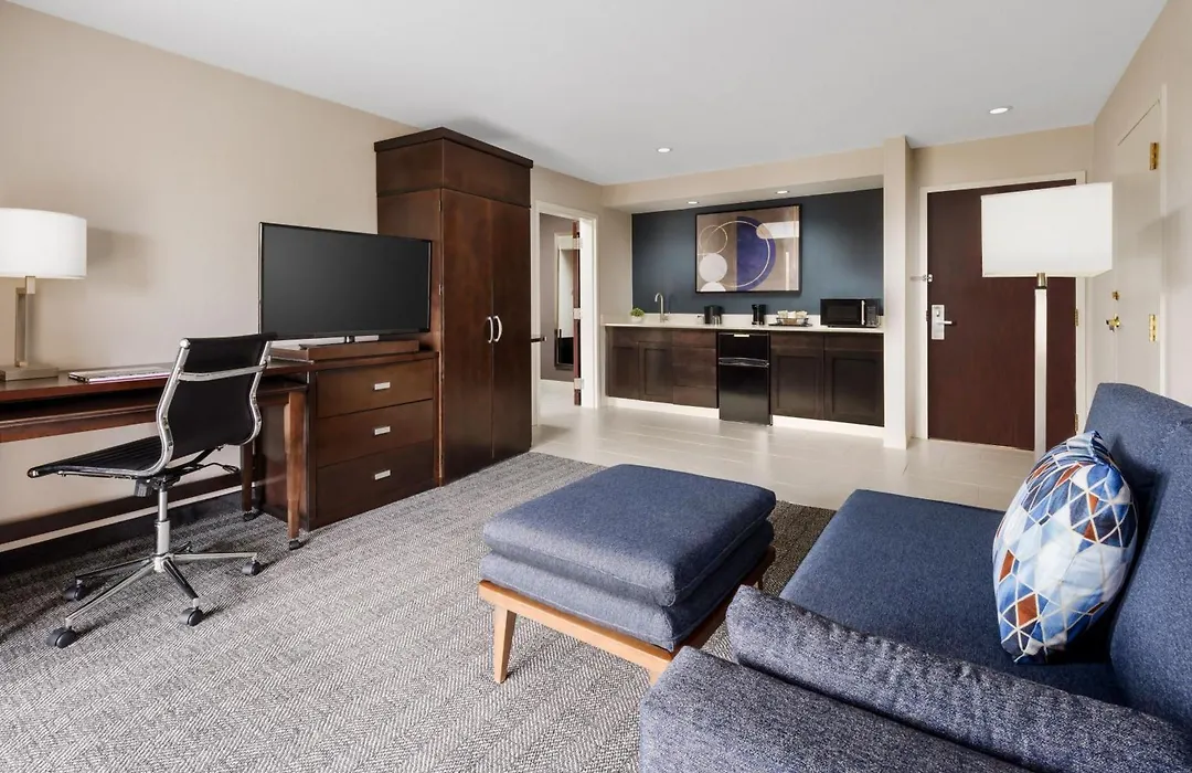 Courtyard By Marriott Manchester-Boston Regional Airport-1