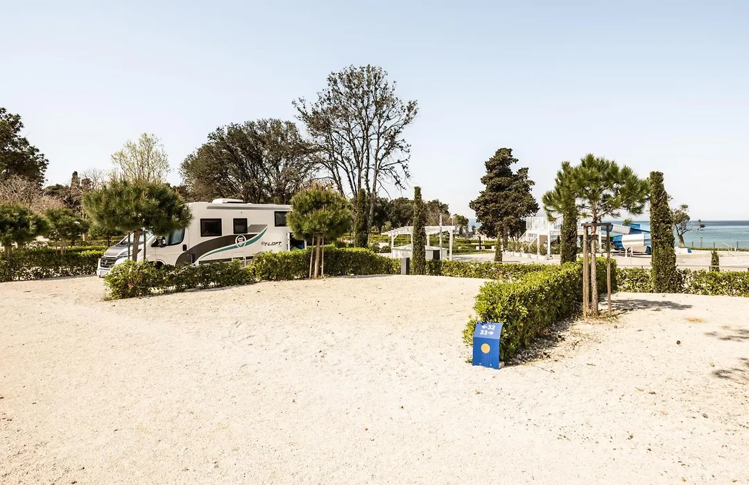 Falkensteiner Premium Mobile Homes And Camping Zadar-1