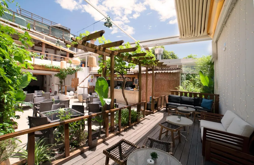 Alvorkitecenter Guesthouse-1