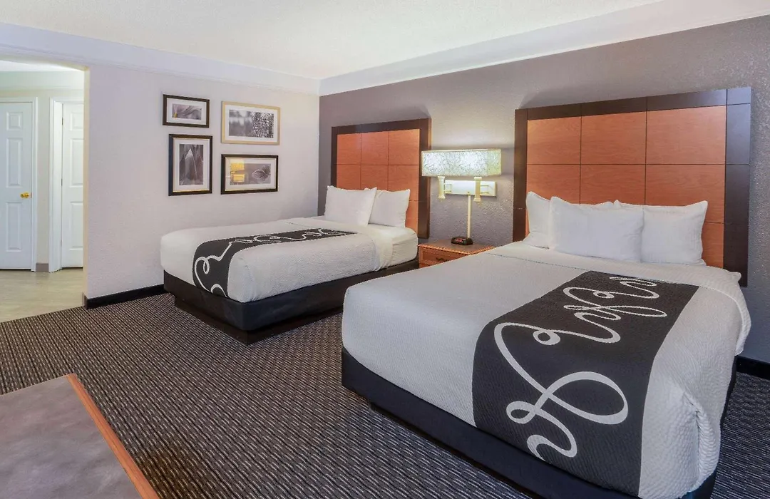 La Quinta By Wyndham Pueblo-1