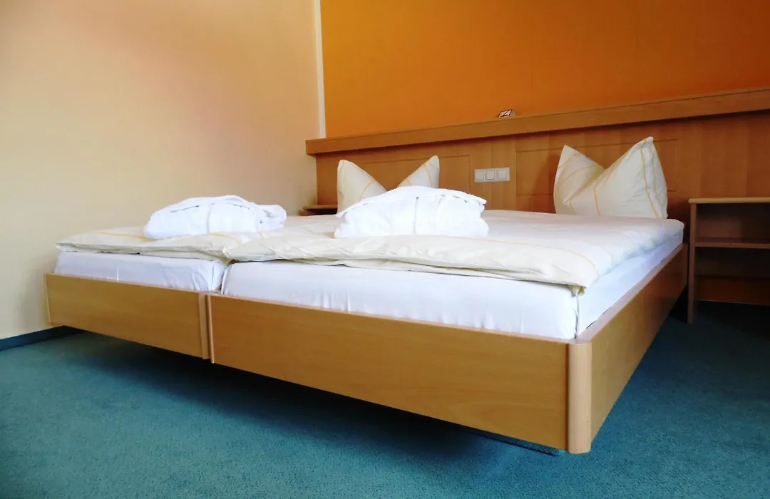 Hotel&Restaurant Zur Weintraube-1