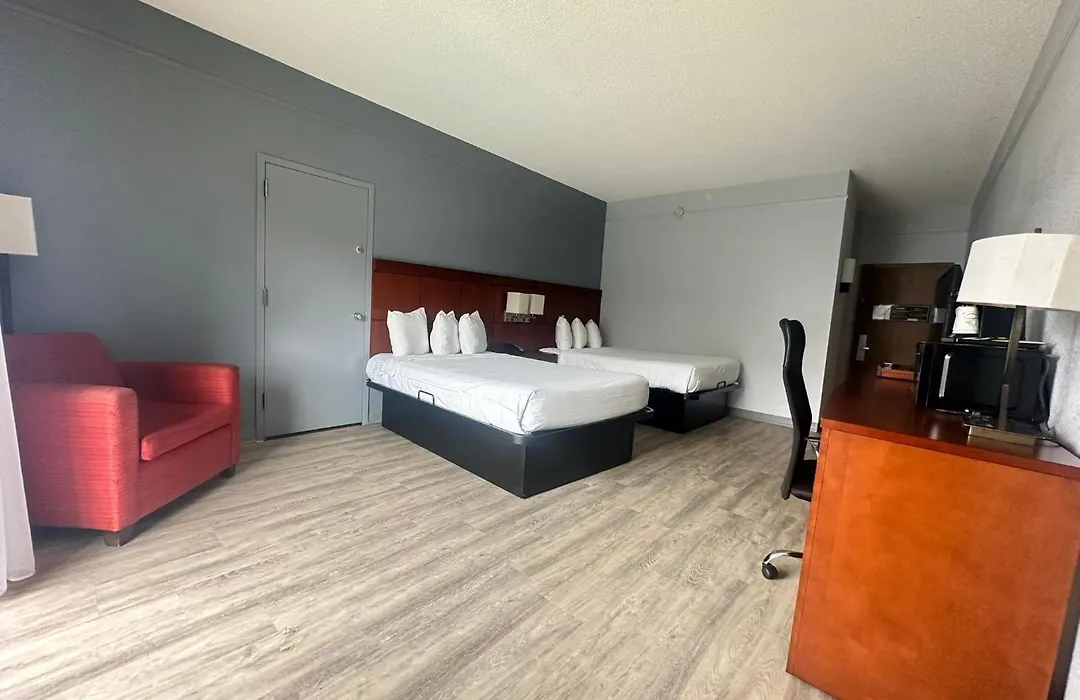 Super 8 By Wyndham Dallas Love Field Airport-1